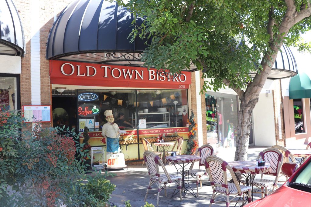 Sunday’s Old Town Bistro